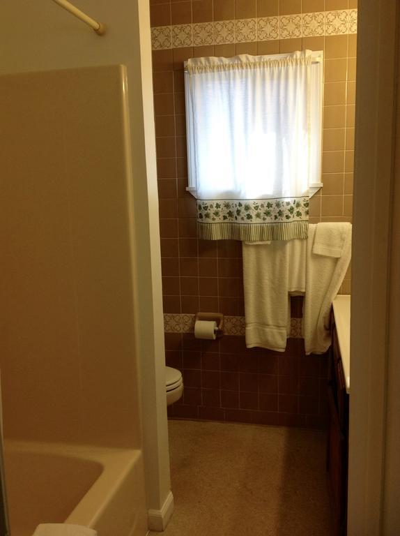 Relax Inn Webster エクステリア 写真