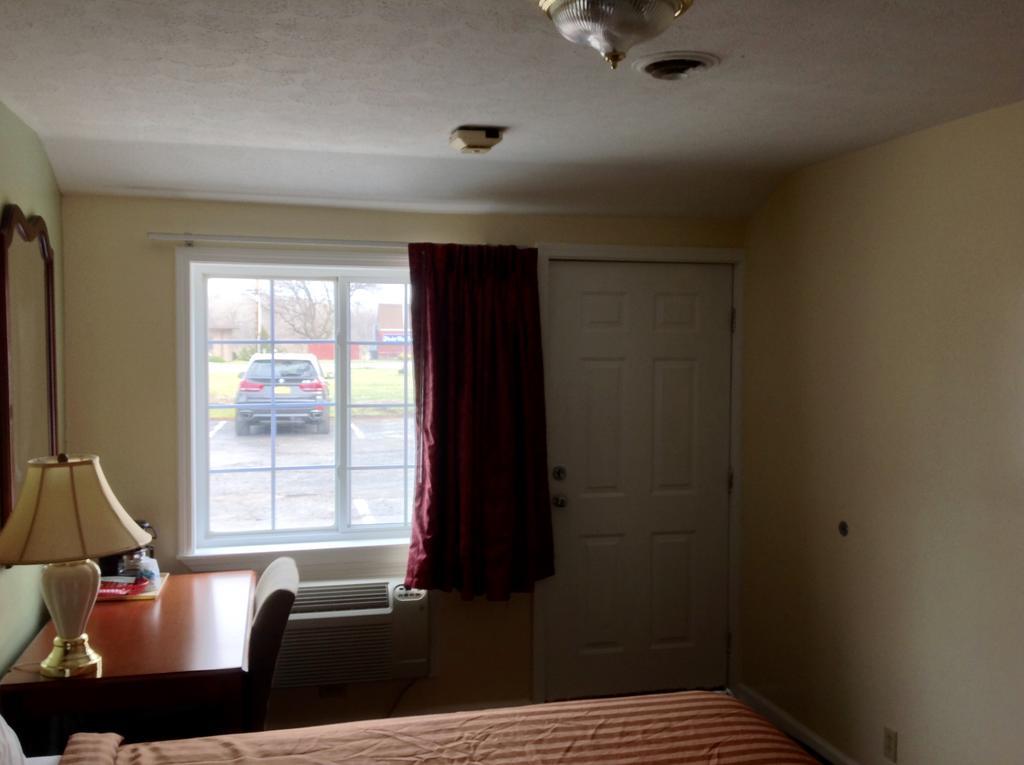 Relax Inn Webster エクステリア 写真