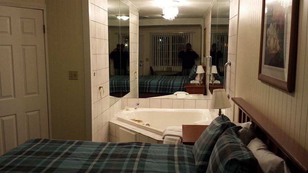 Relax Inn Webster エクステリア 写真