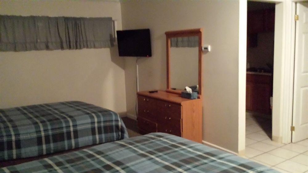 Relax Inn Webster エクステリア 写真